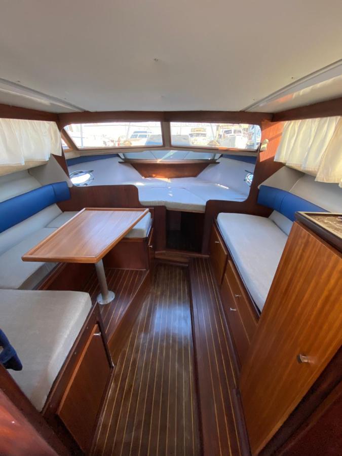 Laura Boat Sant Adria de Besos Exterior foto