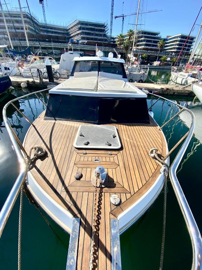 Laura Boat Sant Adria de Besos Exterior foto
