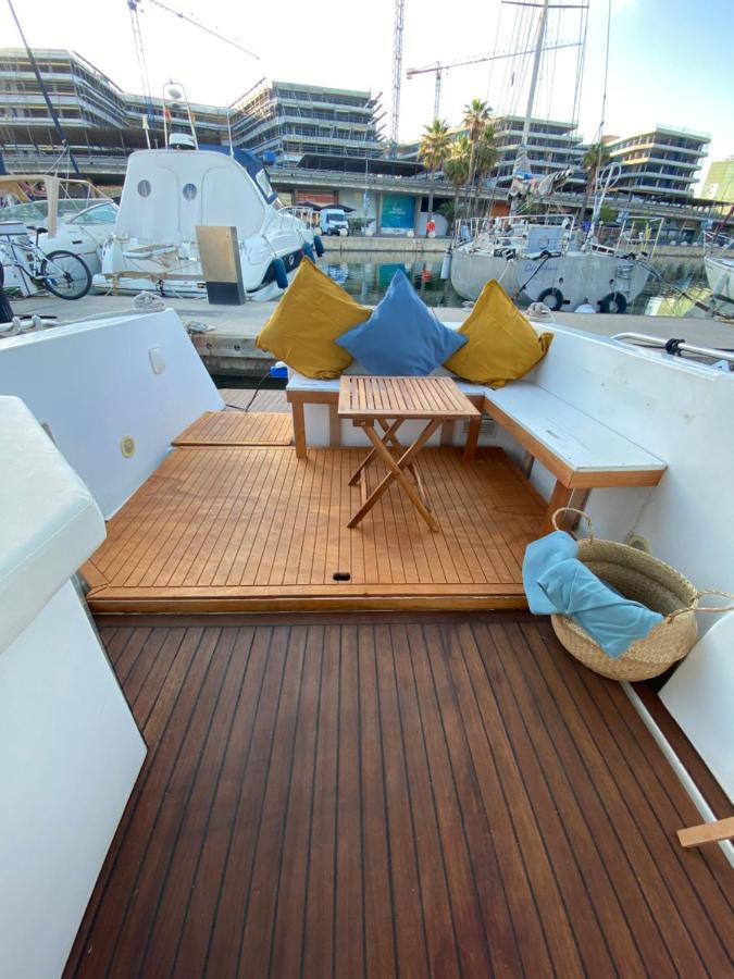 Laura Boat Sant Adria de Besos Exterior foto