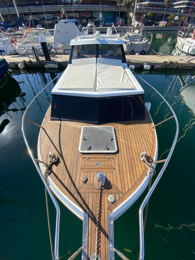 Laura Boat Sant Adria de Besos Exterior foto